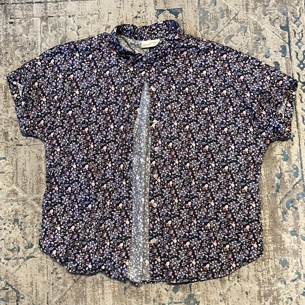 Universal Thread Target Purple Floral Button Down in Women’s Large